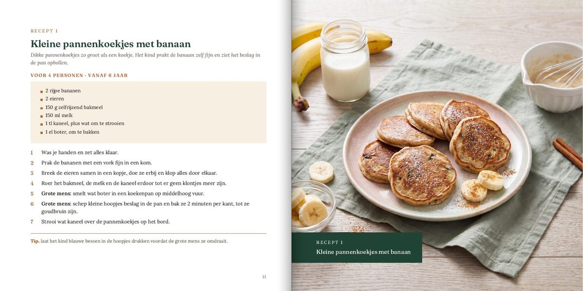 Twee bladzijden uit het boek: een recept met de foto ernaast